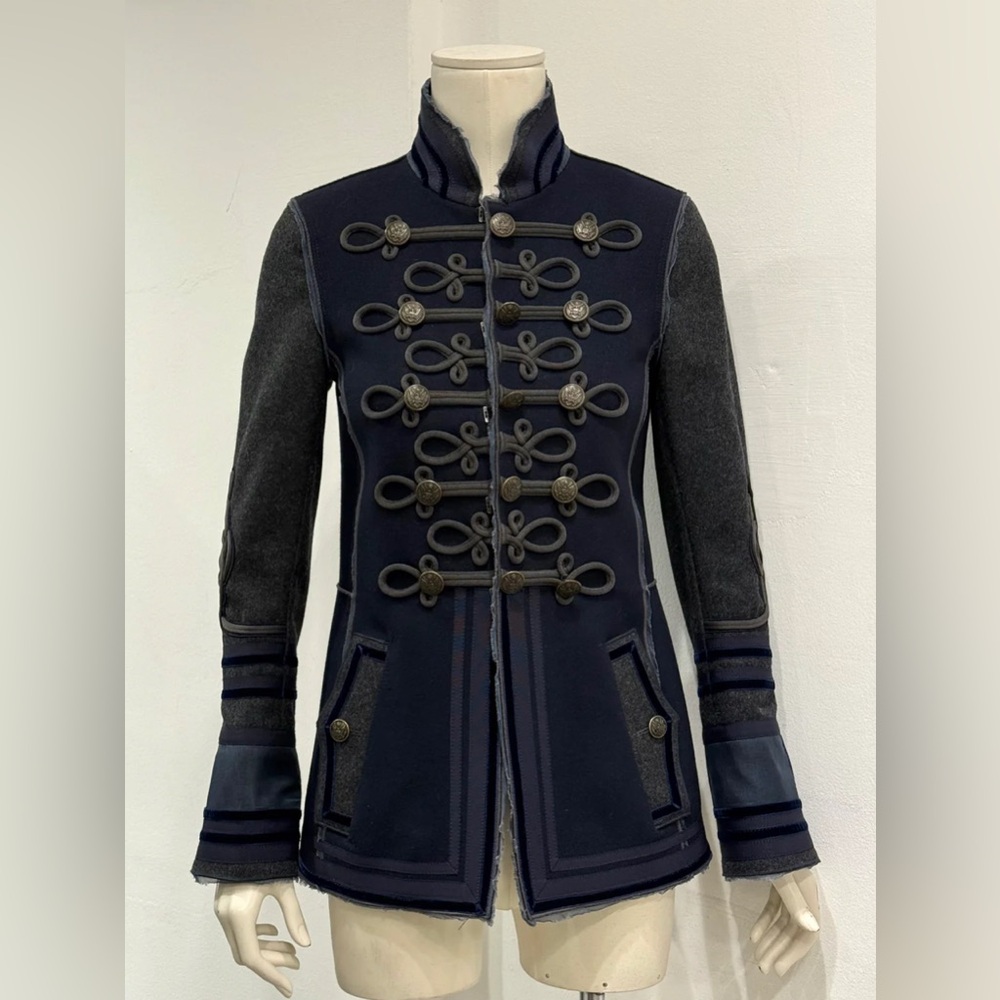 Dolce & Gabbana’s A/W 2009 napoleon military officer jacket
